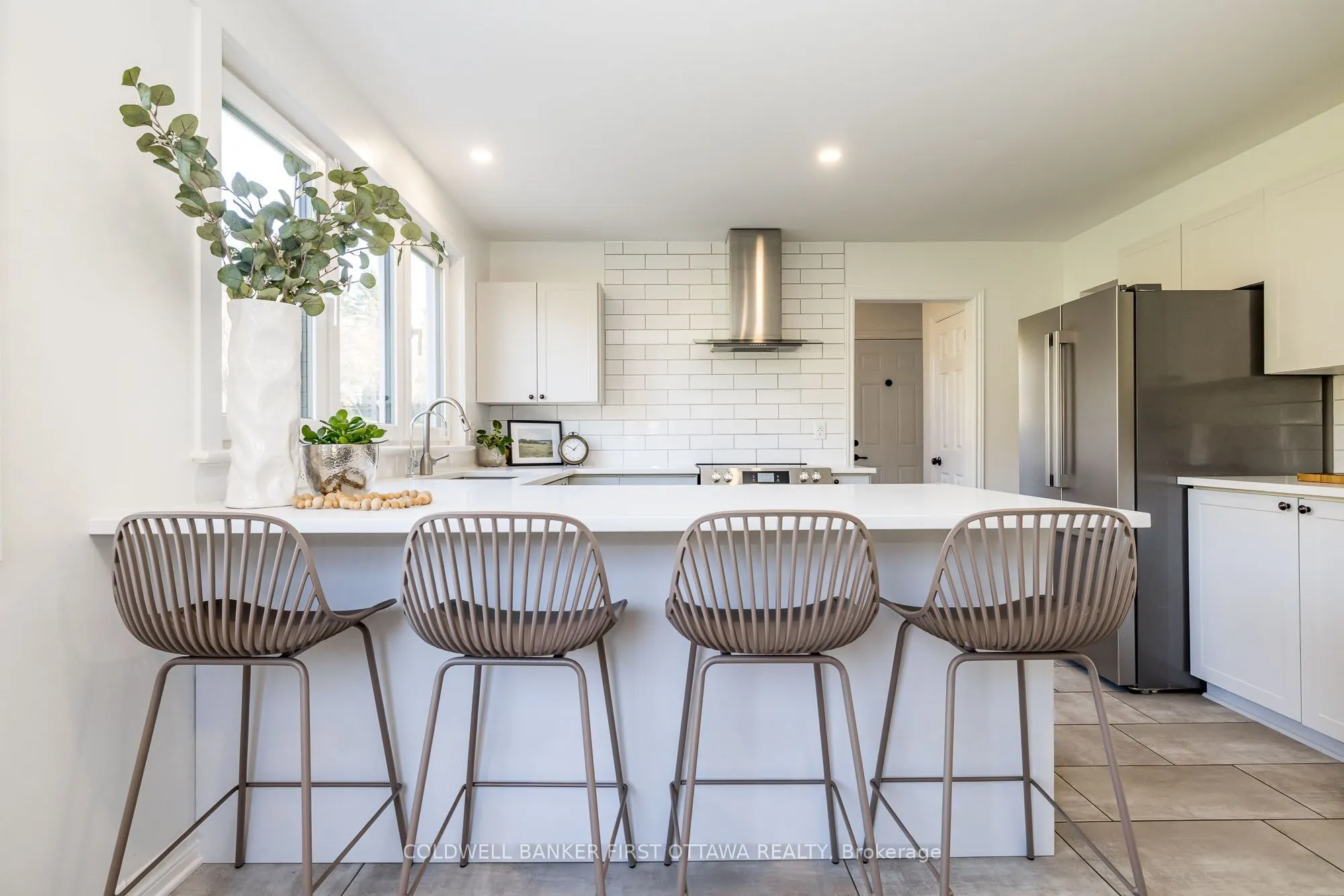 100 MANION HEIGHTS Crescent