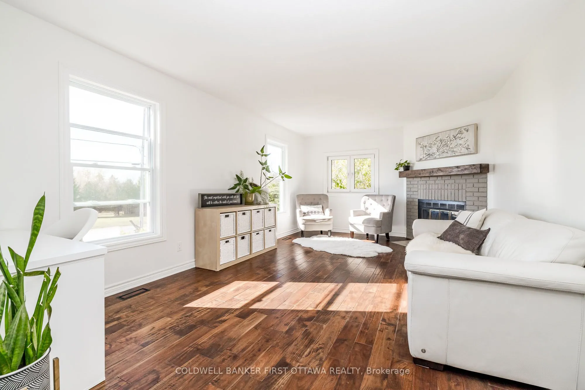 100 MANION HEIGHTS Crescent