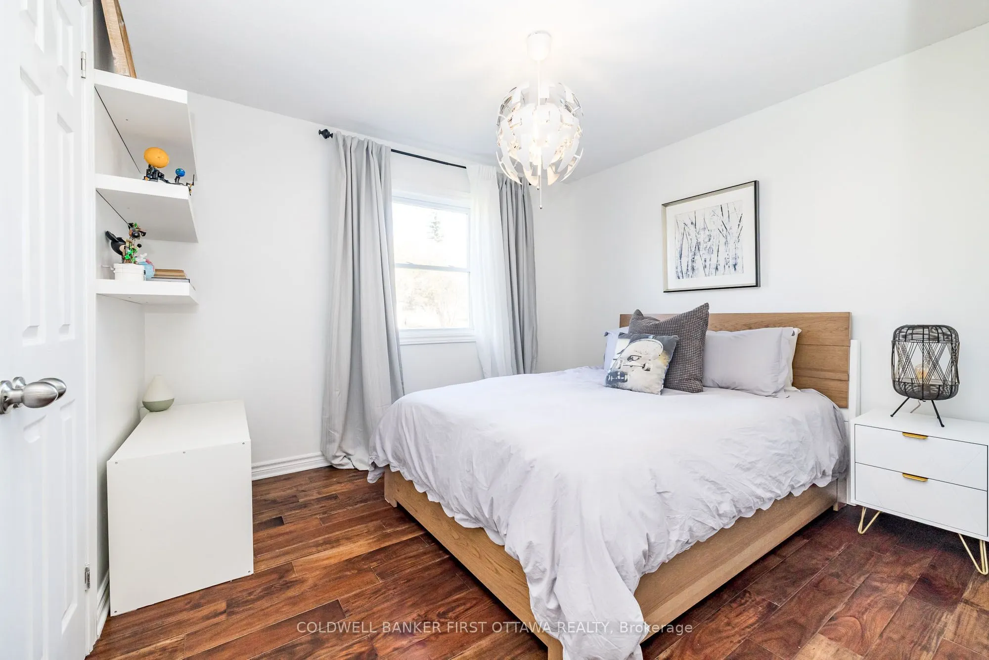 100 MANION HEIGHTS Crescent