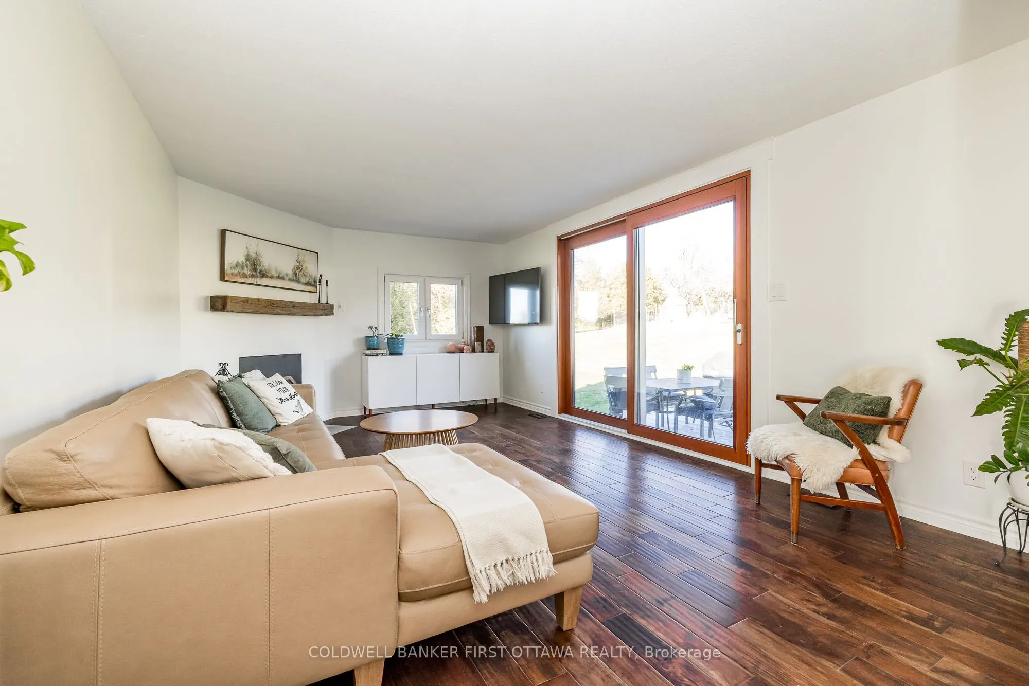 100 MANION HEIGHTS Crescent