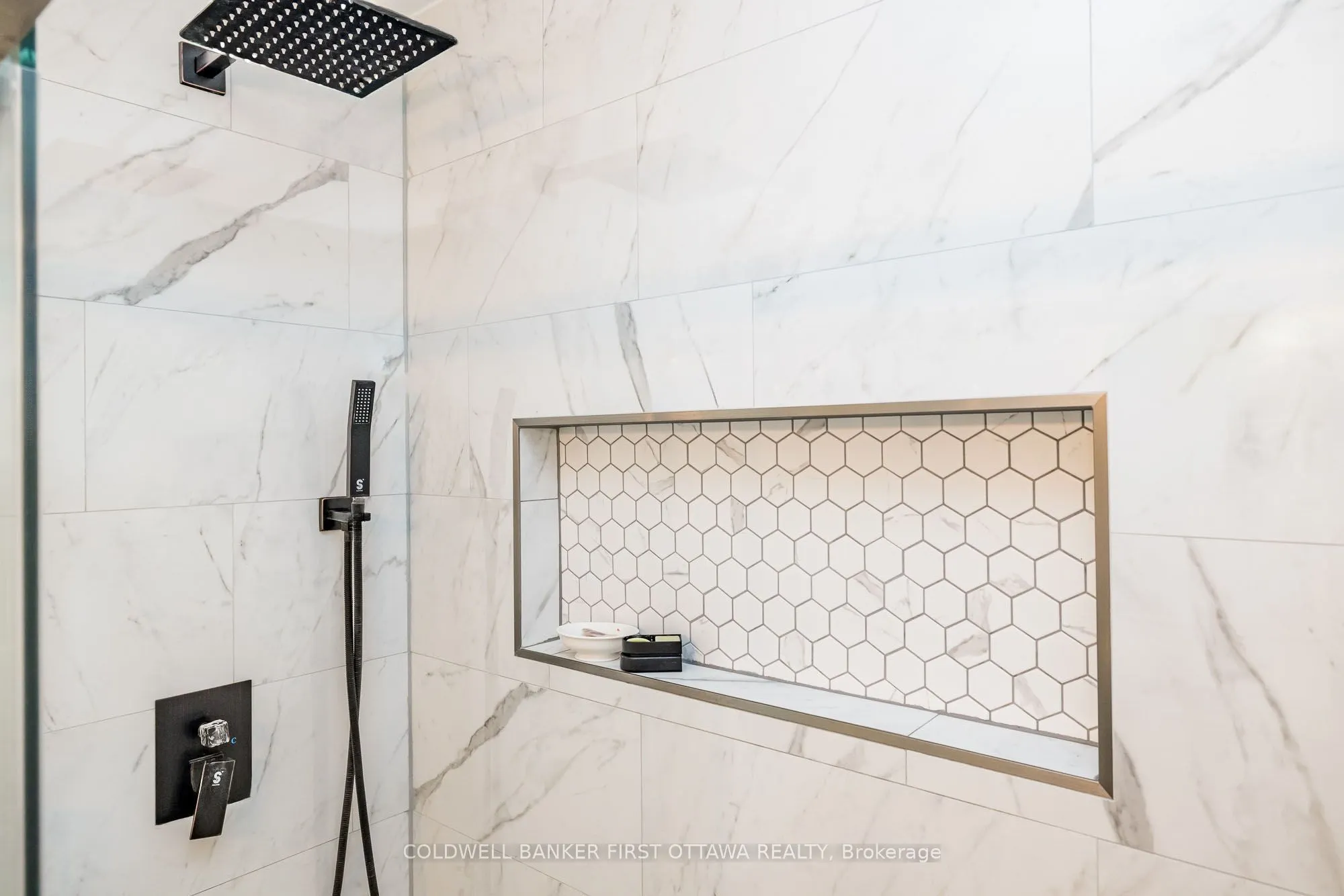 100 MANION HEIGHTS Crescent