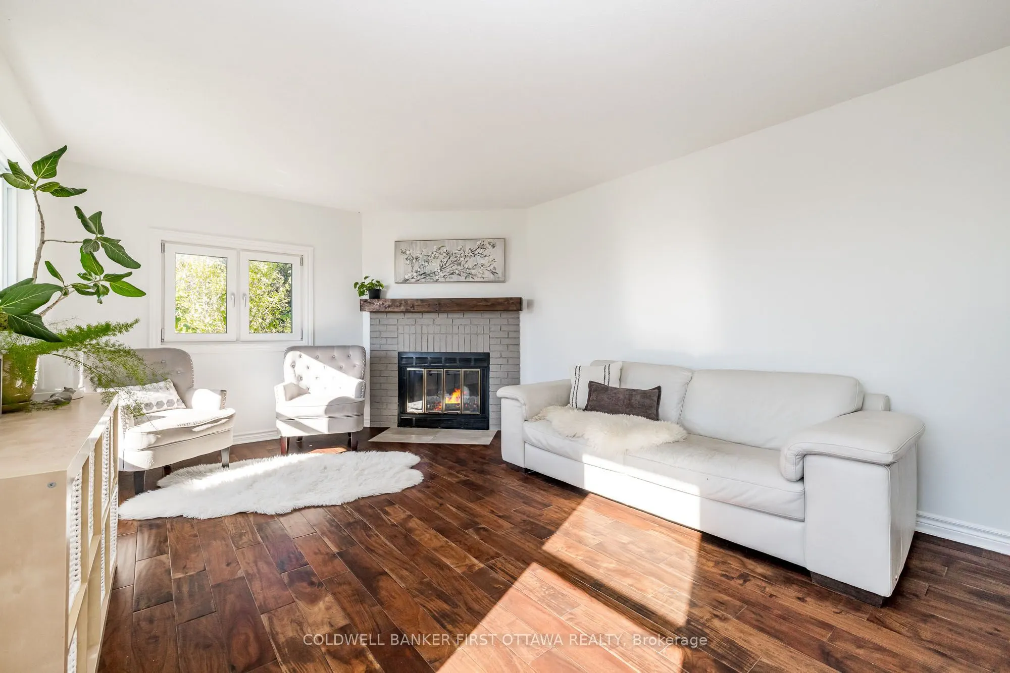 100 MANION HEIGHTS Crescent