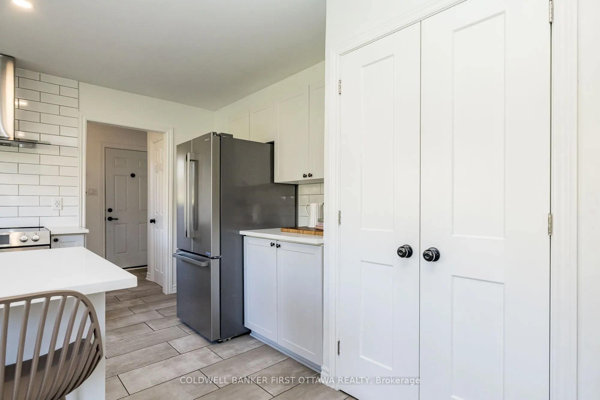 100 MANION HEIGHTS Crescent