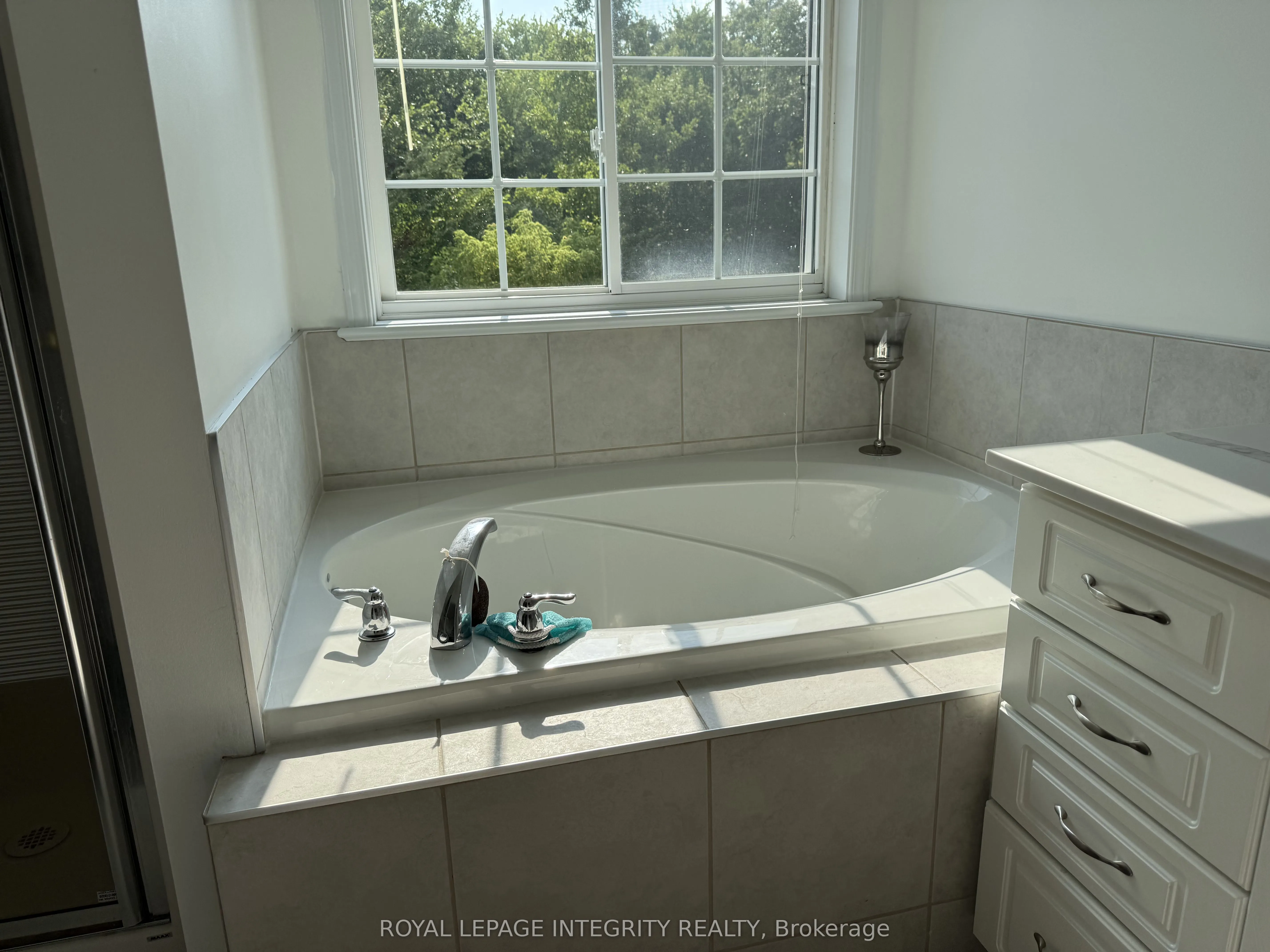 374 Wisteria Crescent