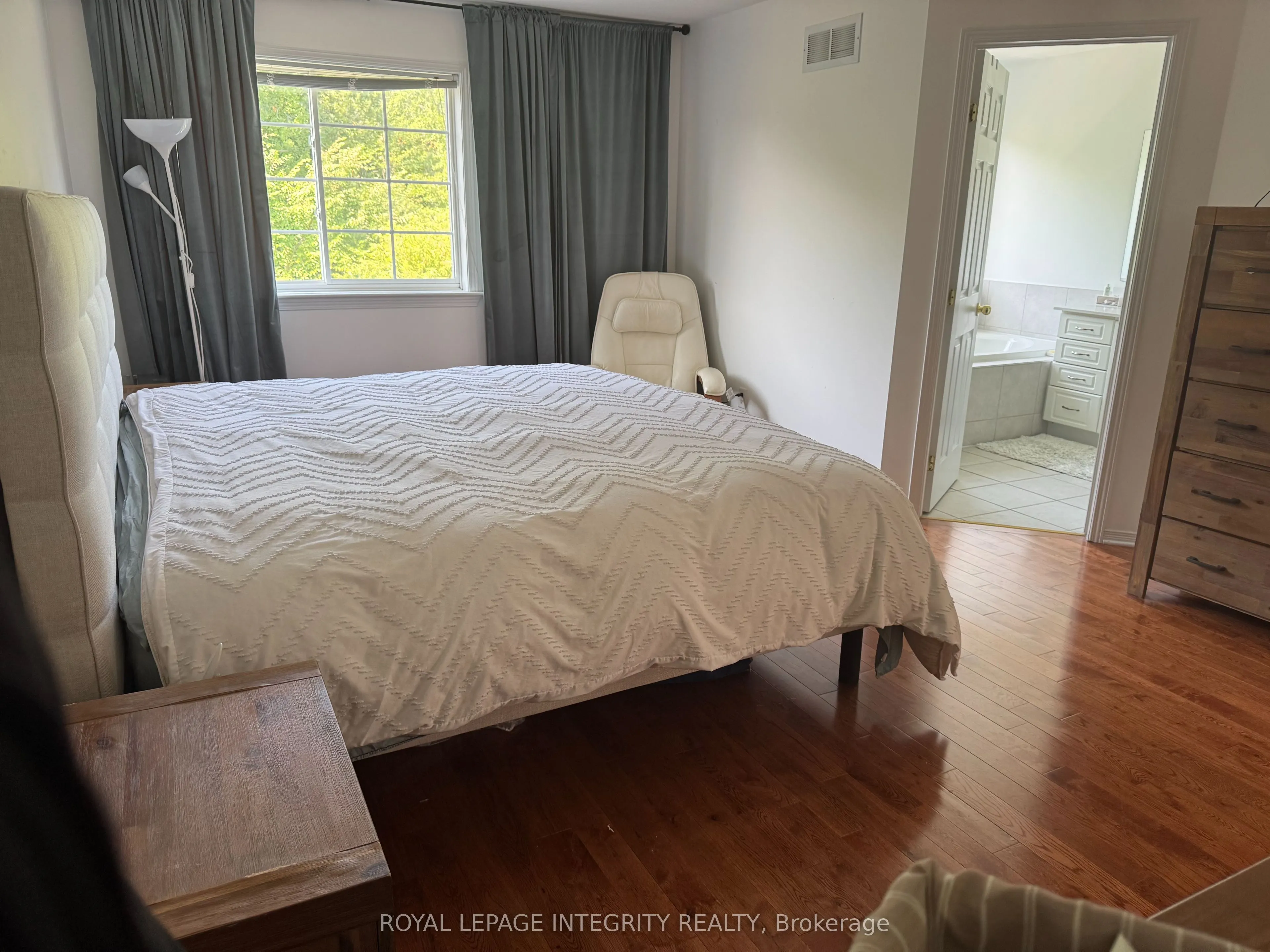 374 Wisteria Crescent