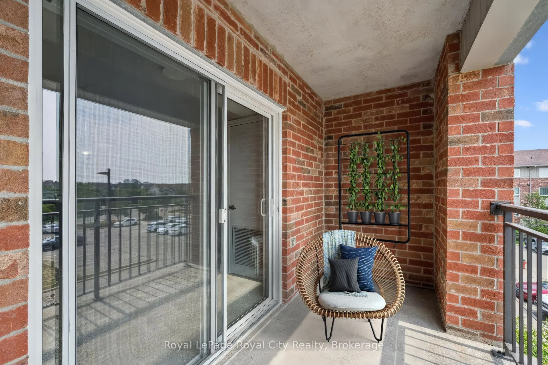 60 Lynnmore Street, #313