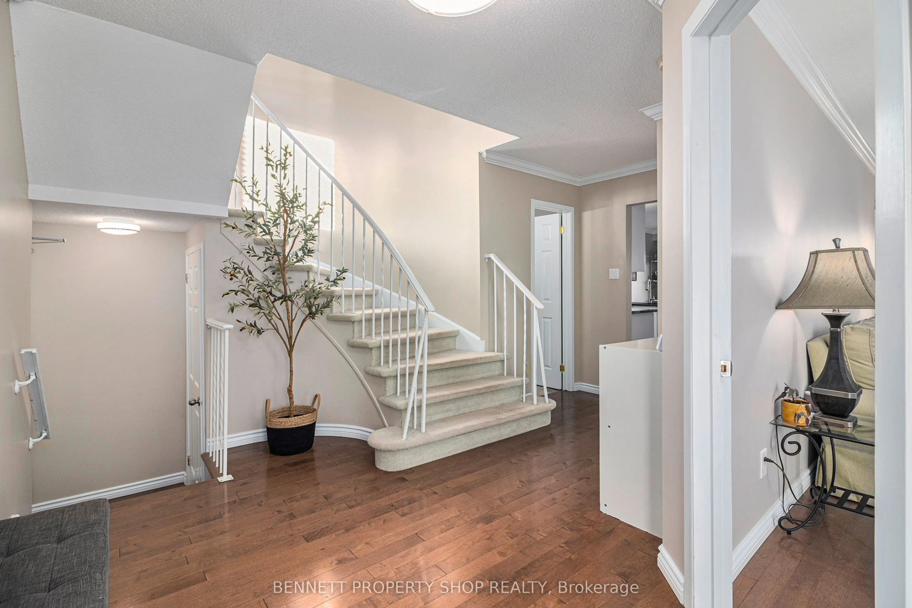 1865 Leclair Crescent