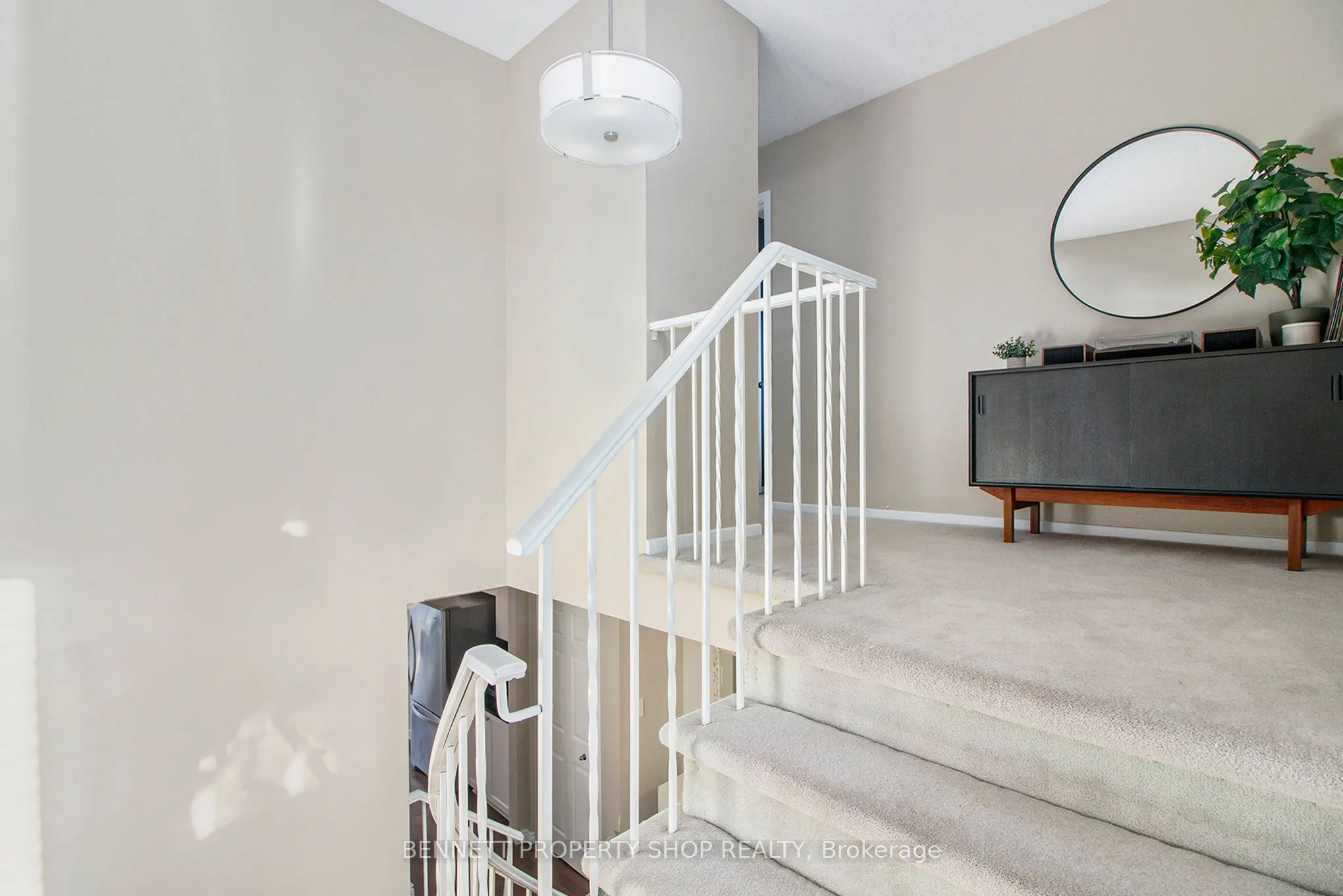 1865 Leclair Crescent