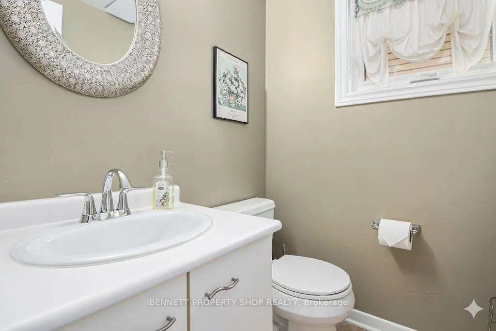 1865 Leclair Crescent