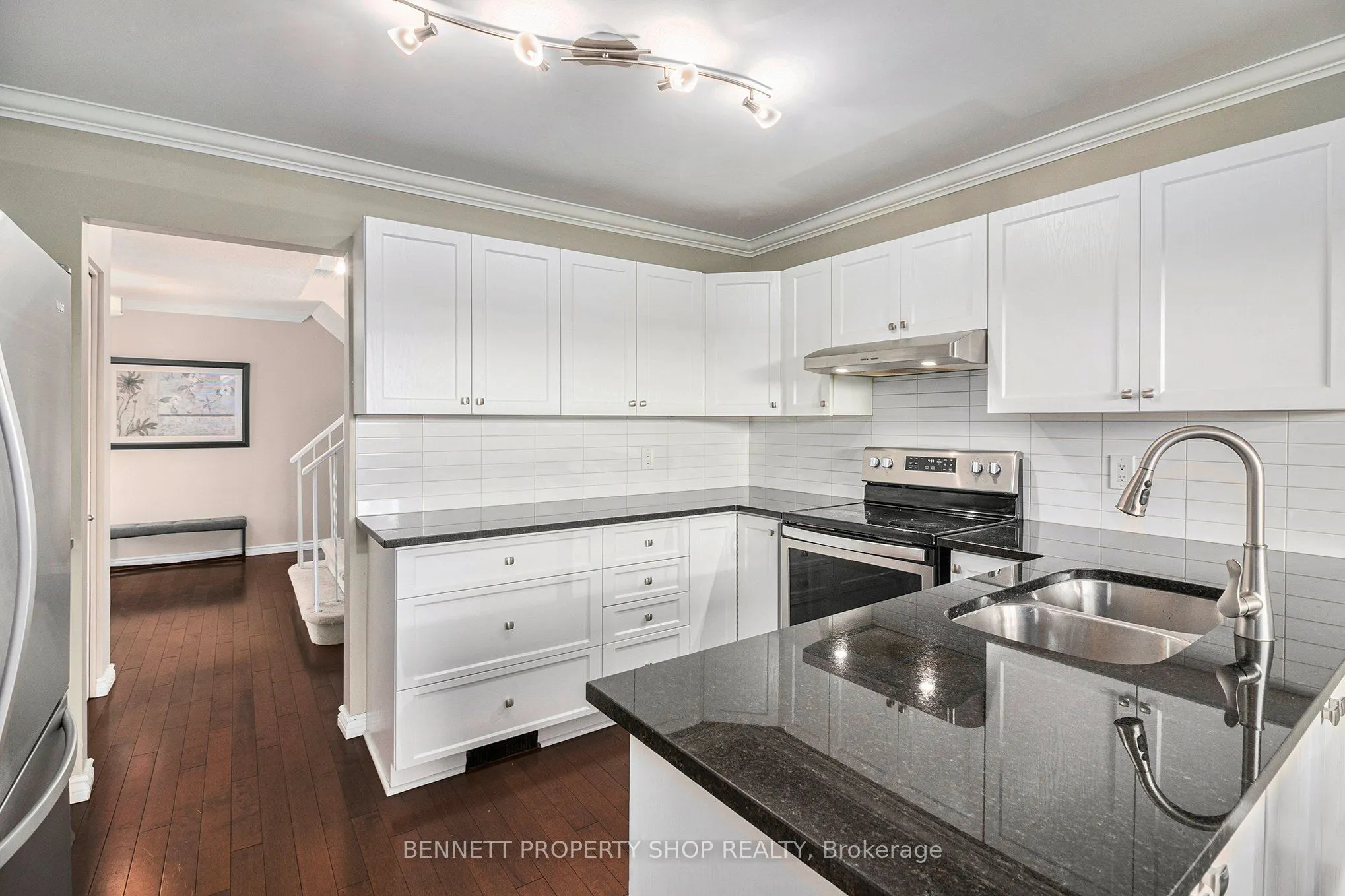 1865 Leclair Crescent