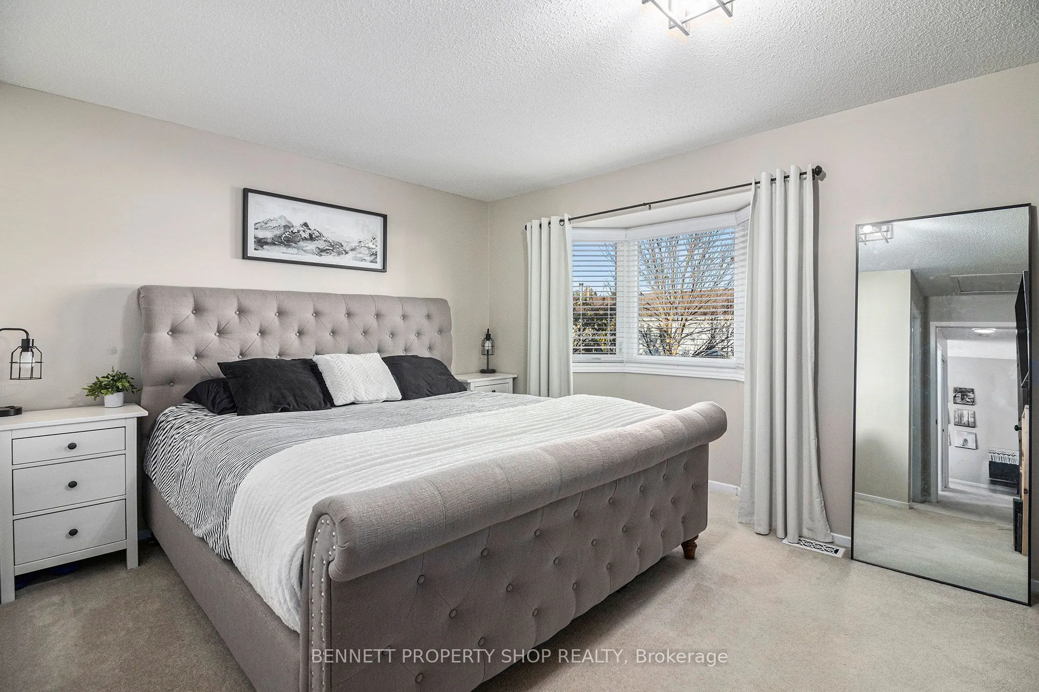 1865 Leclair Crescent