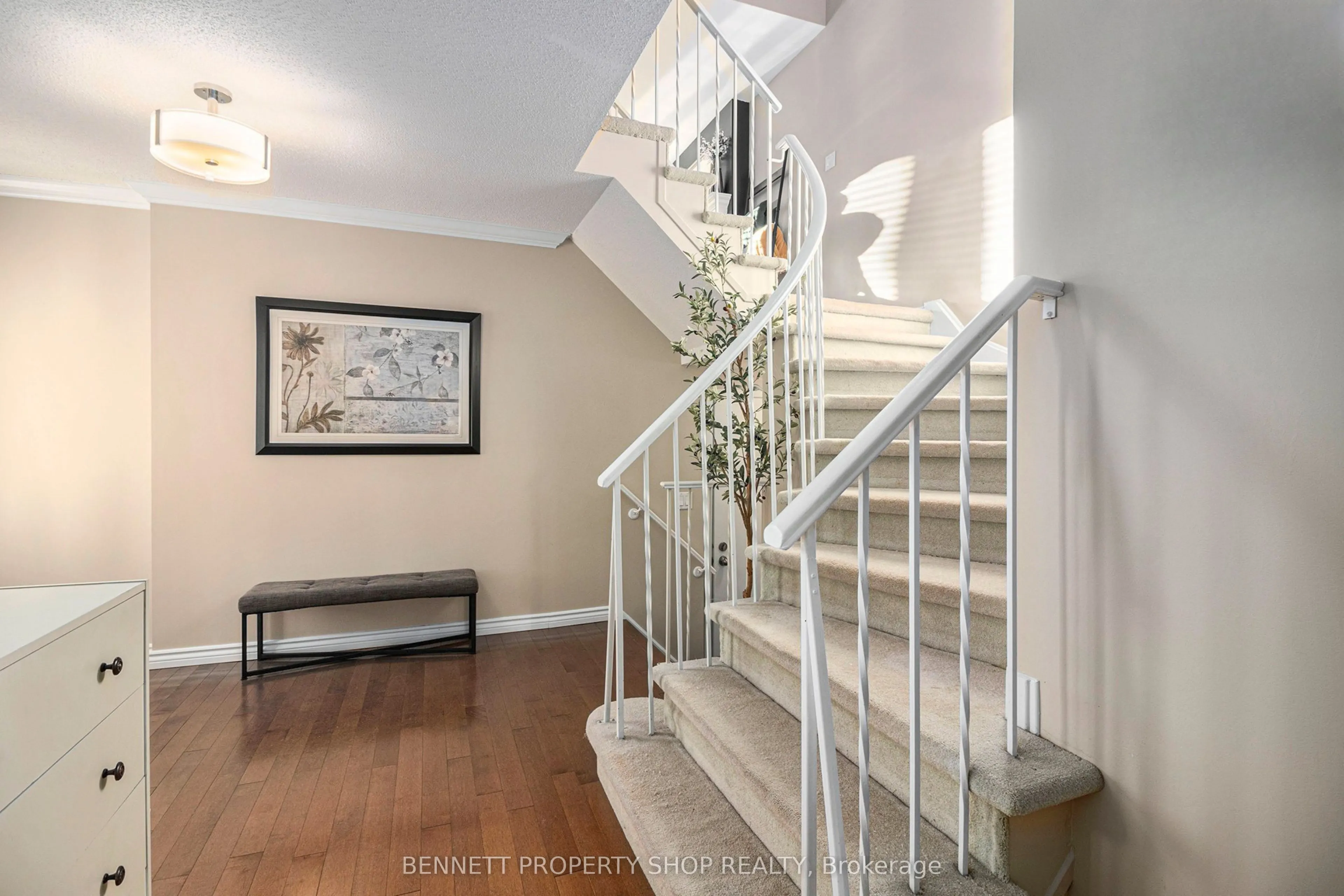 1865 Leclair Crescent