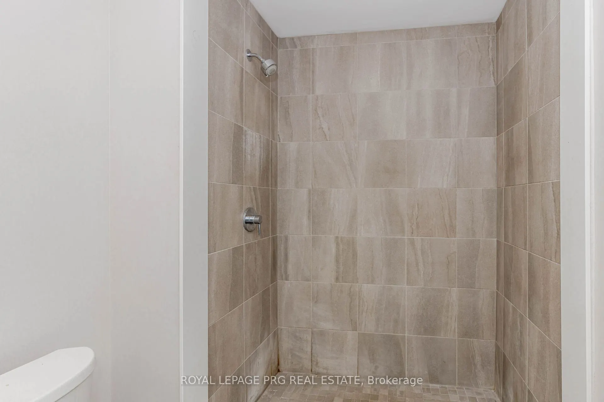 143 Elgin Street S, #6