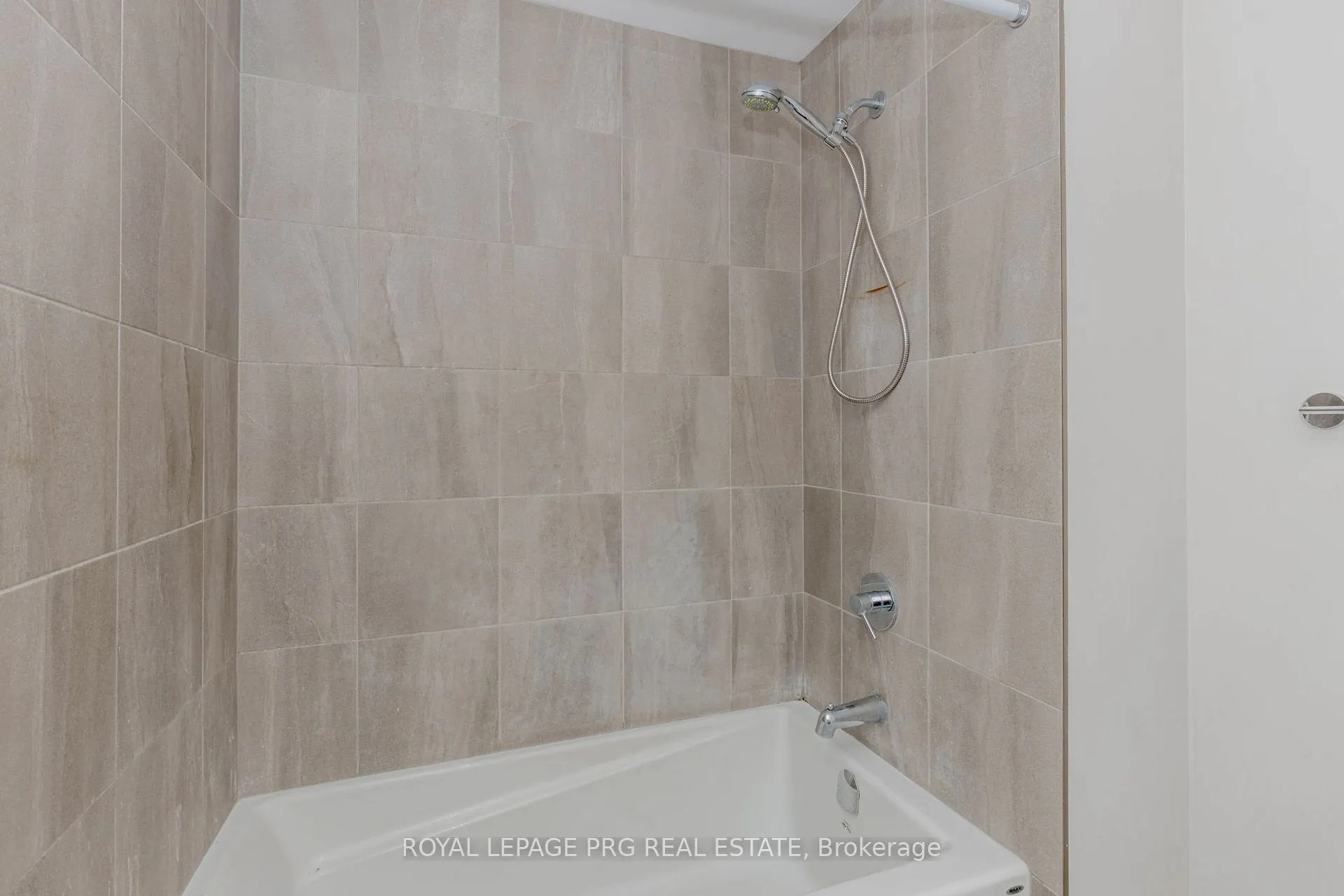 143 Elgin Street S, #6