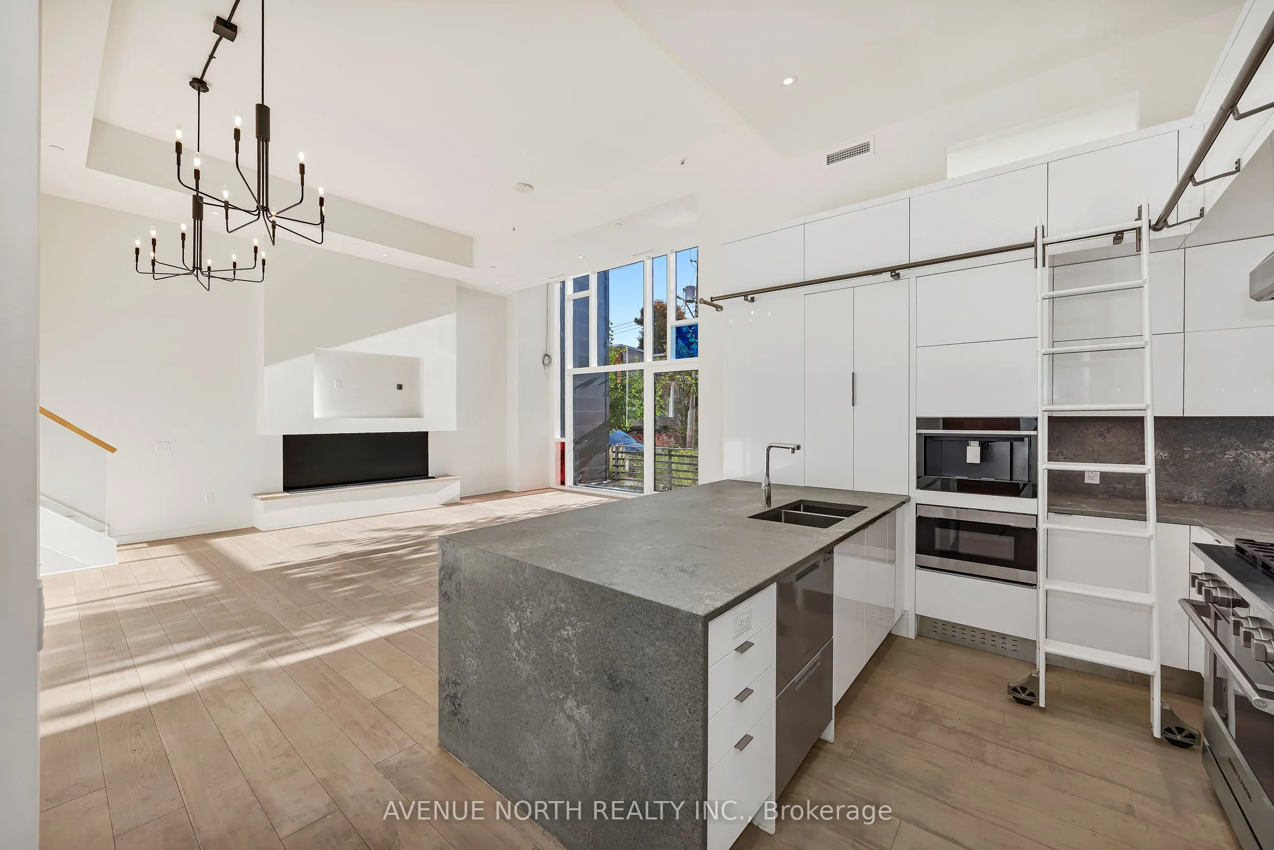 135 Barrette Street, #101