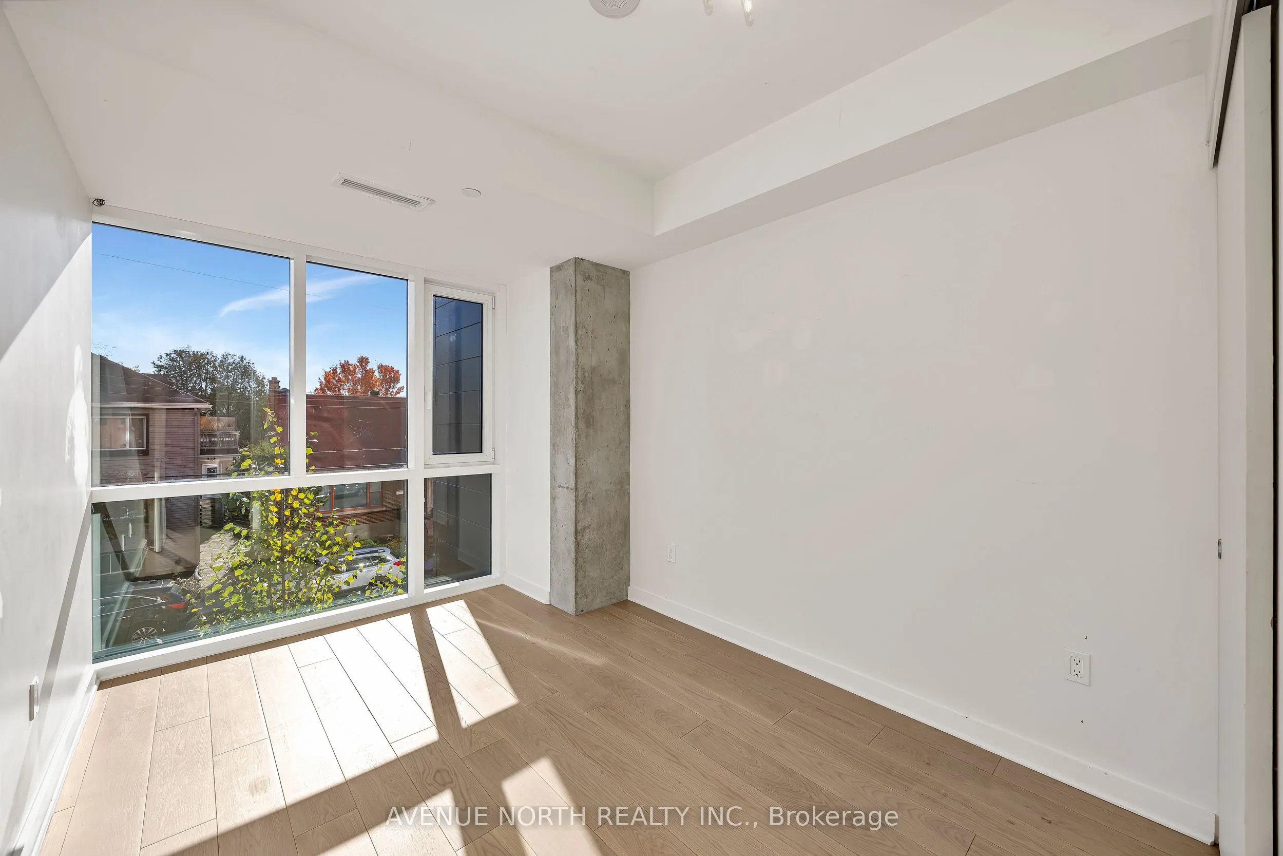 135 Barrette Street, #101