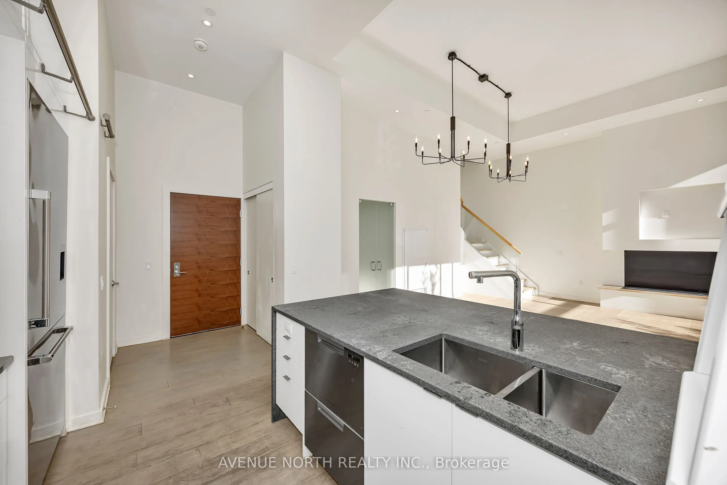 135 Barrette Street, #101