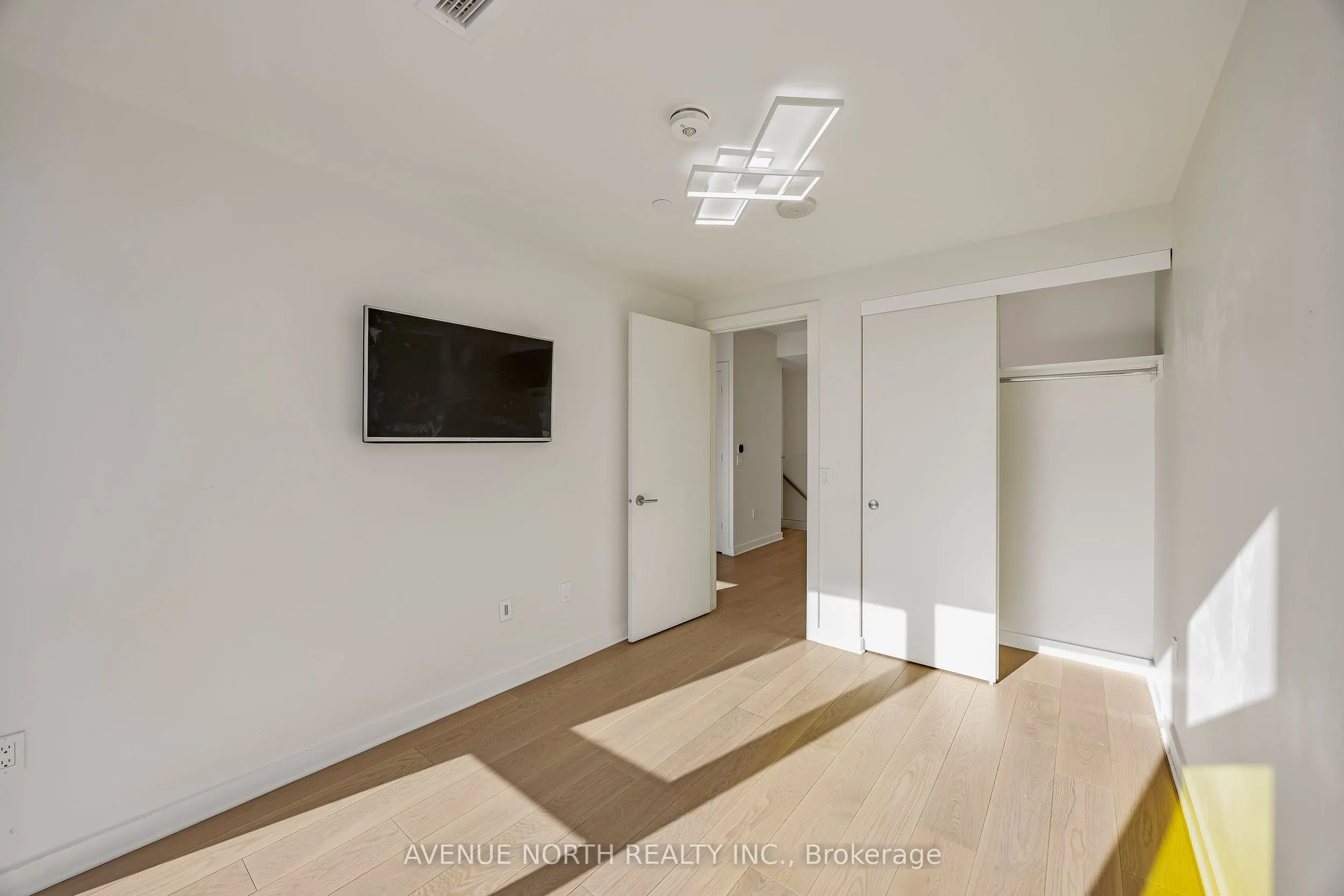 135 Barrette Street, #101