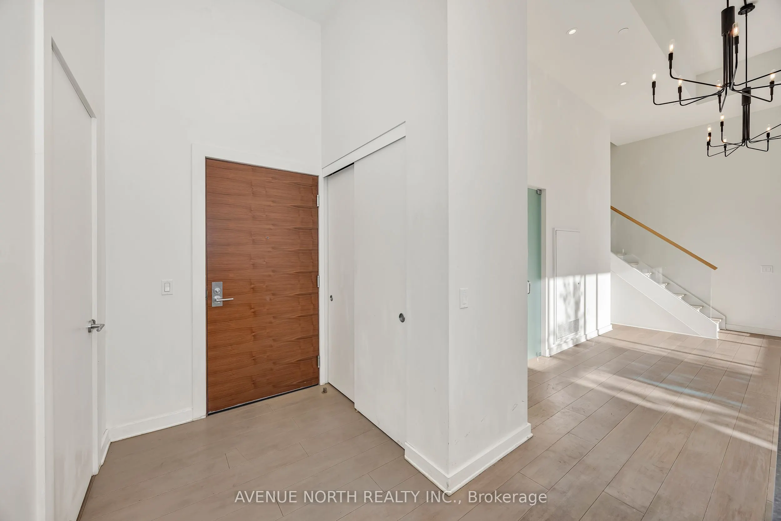 135 Barrette Street, #101