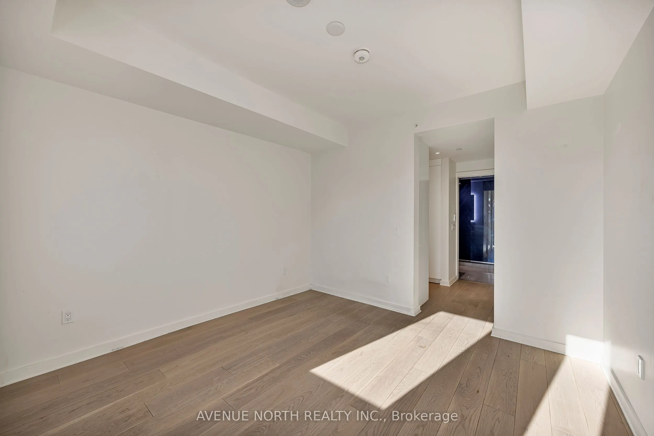 135 Barrette Street, #101