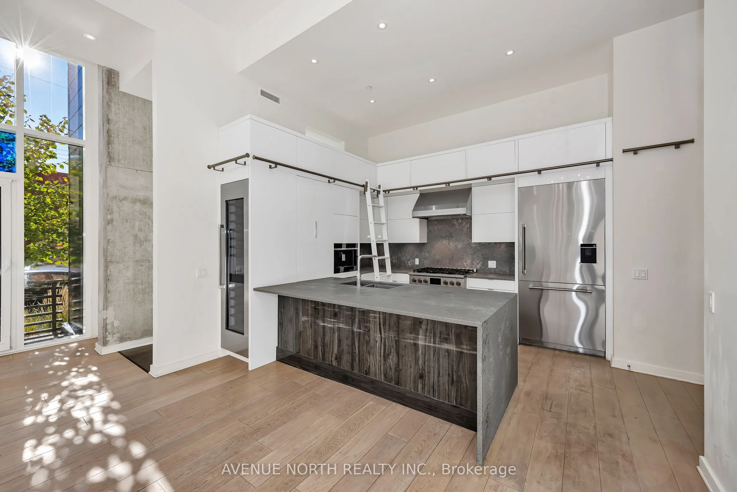 135 Barrette Street, #101