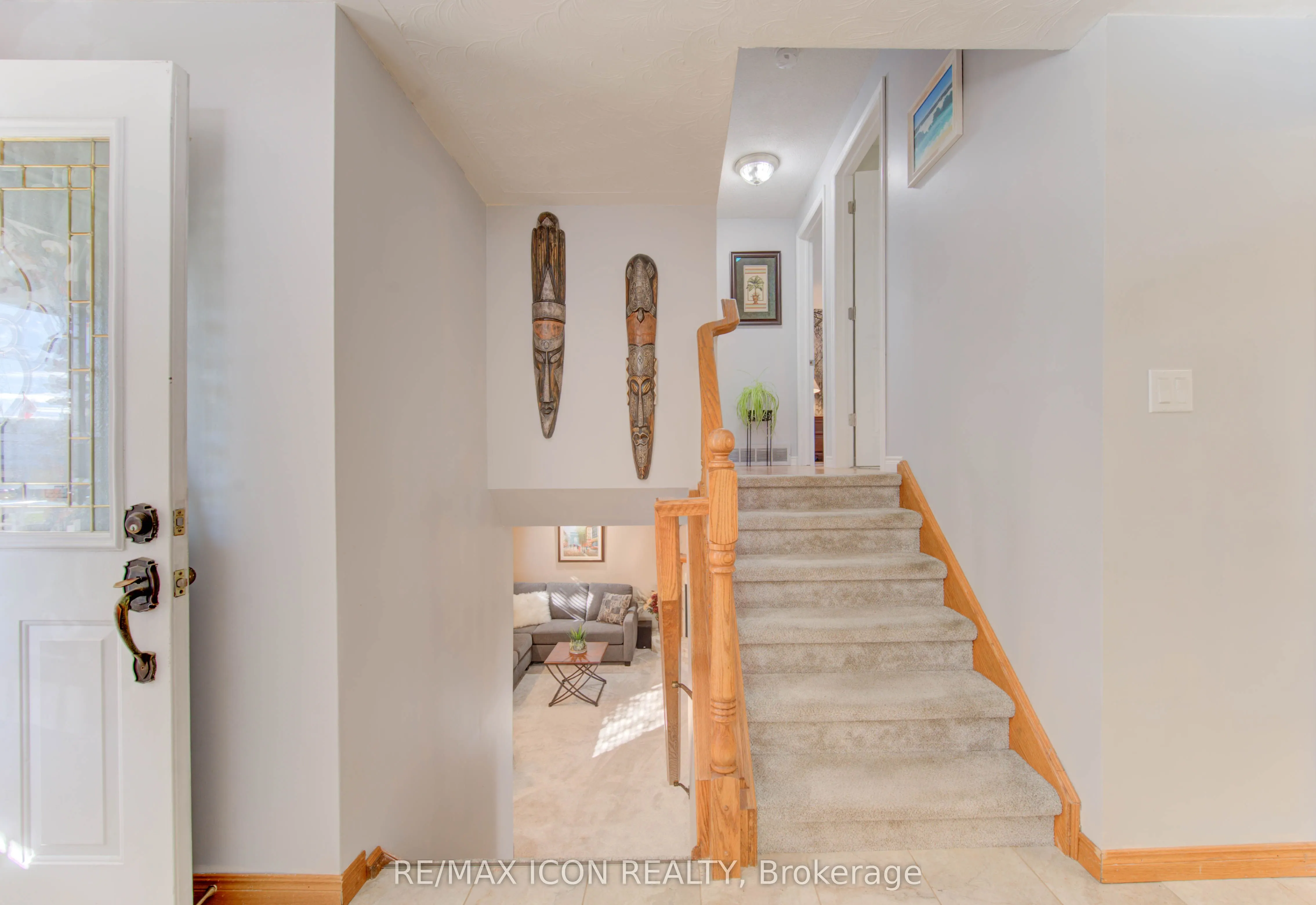 55 GRACEFIELD Crescent