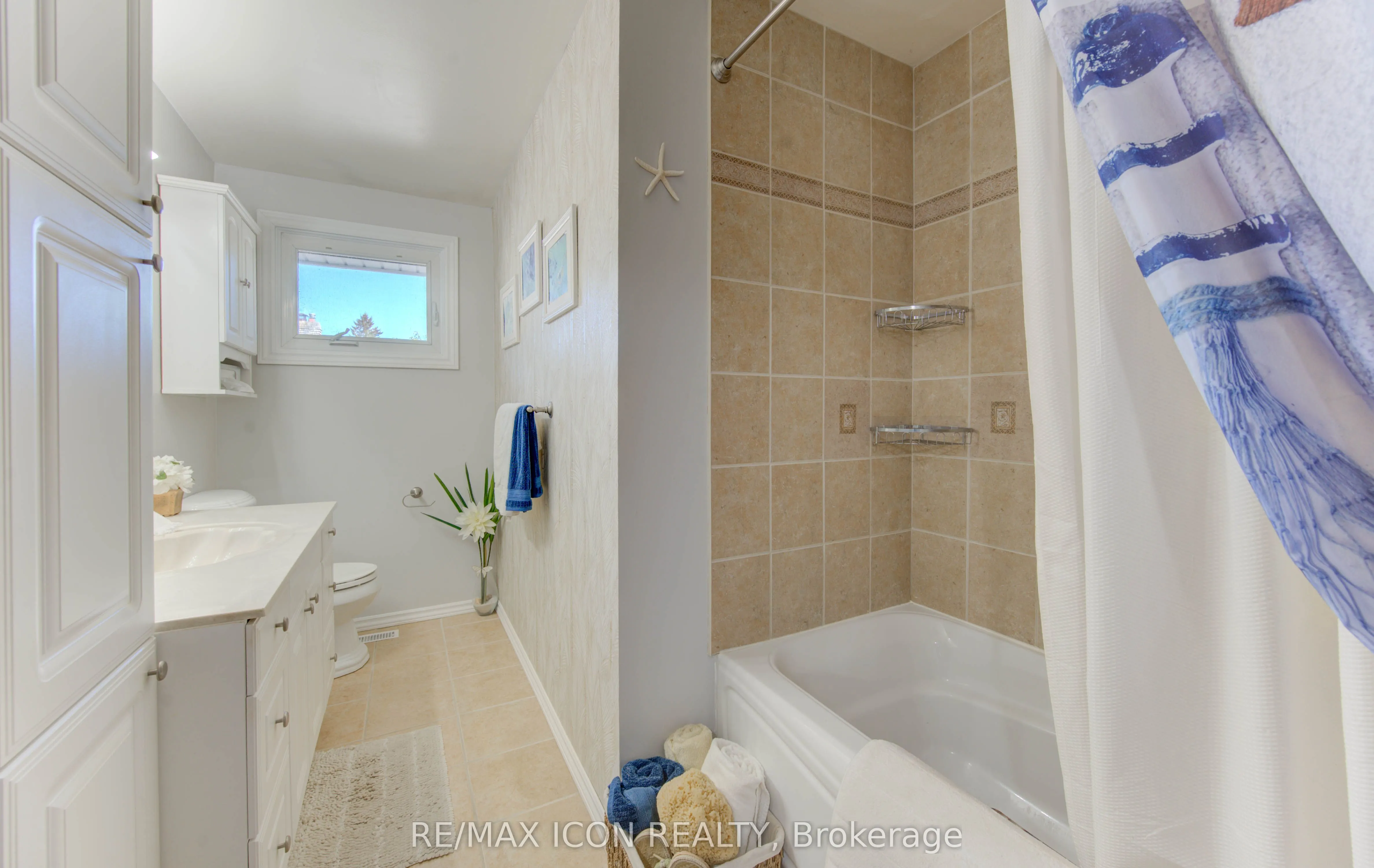 55 GRACEFIELD Crescent