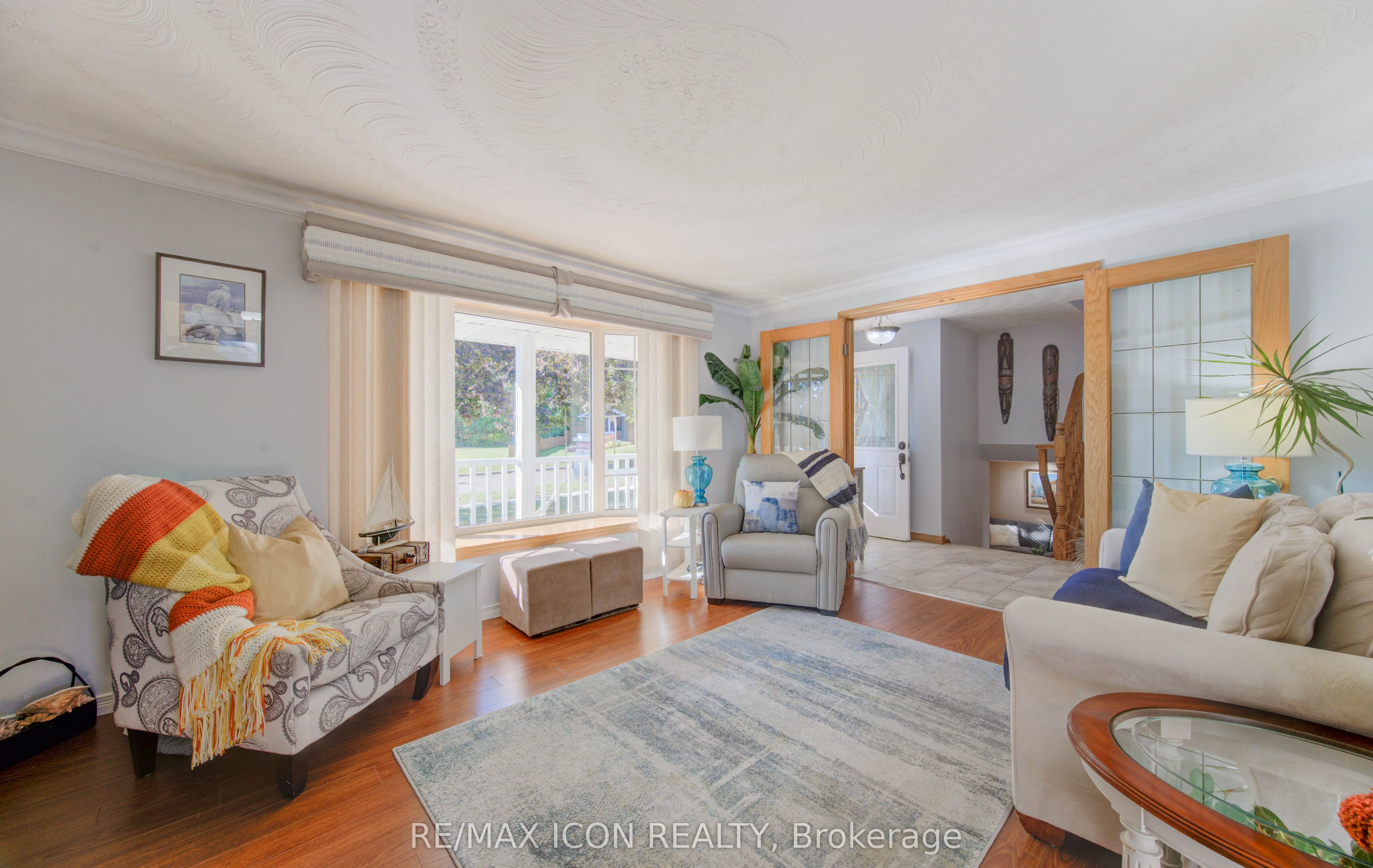 55 GRACEFIELD Crescent