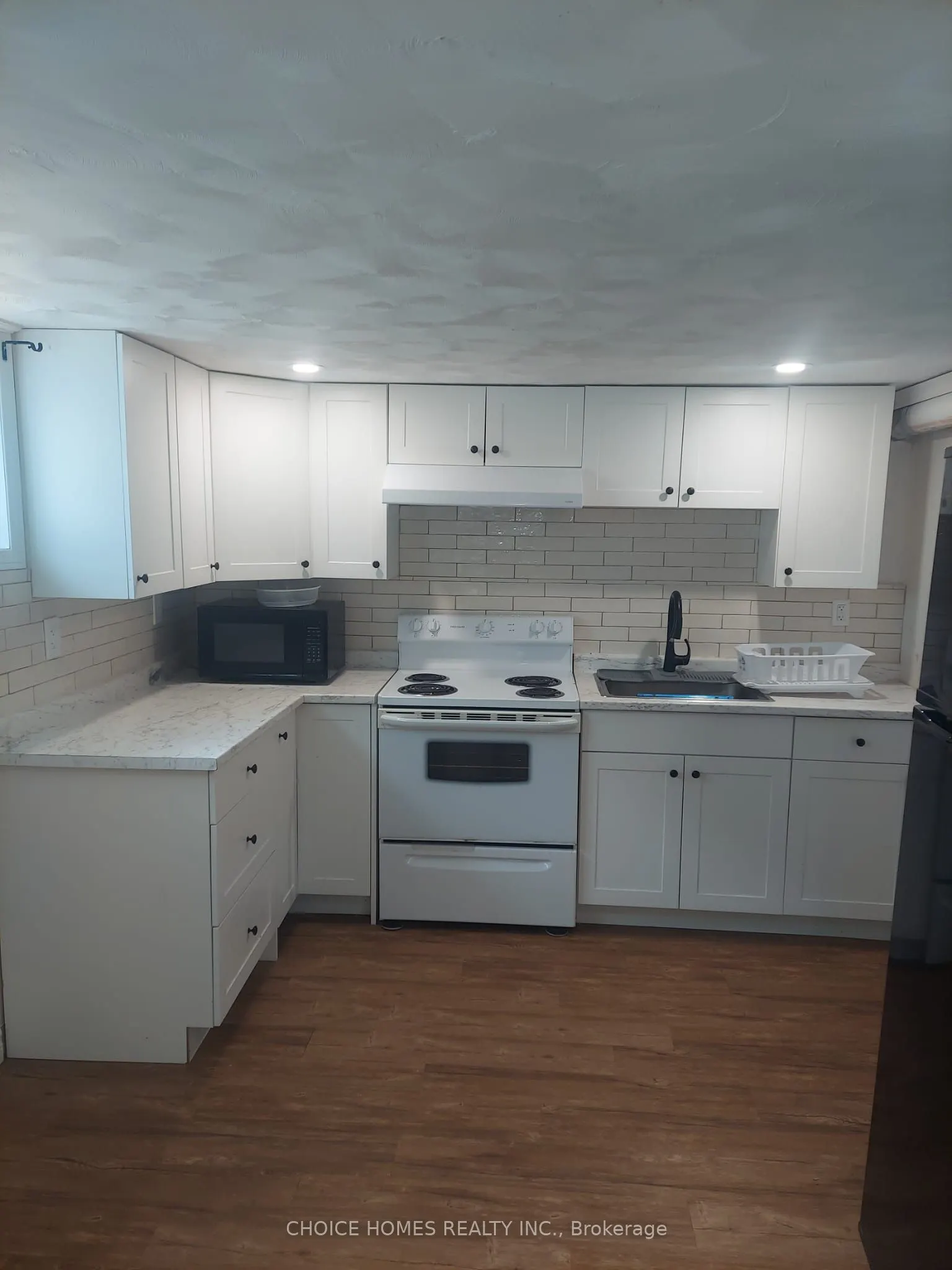 355 Greenfield Avenue, #Basement