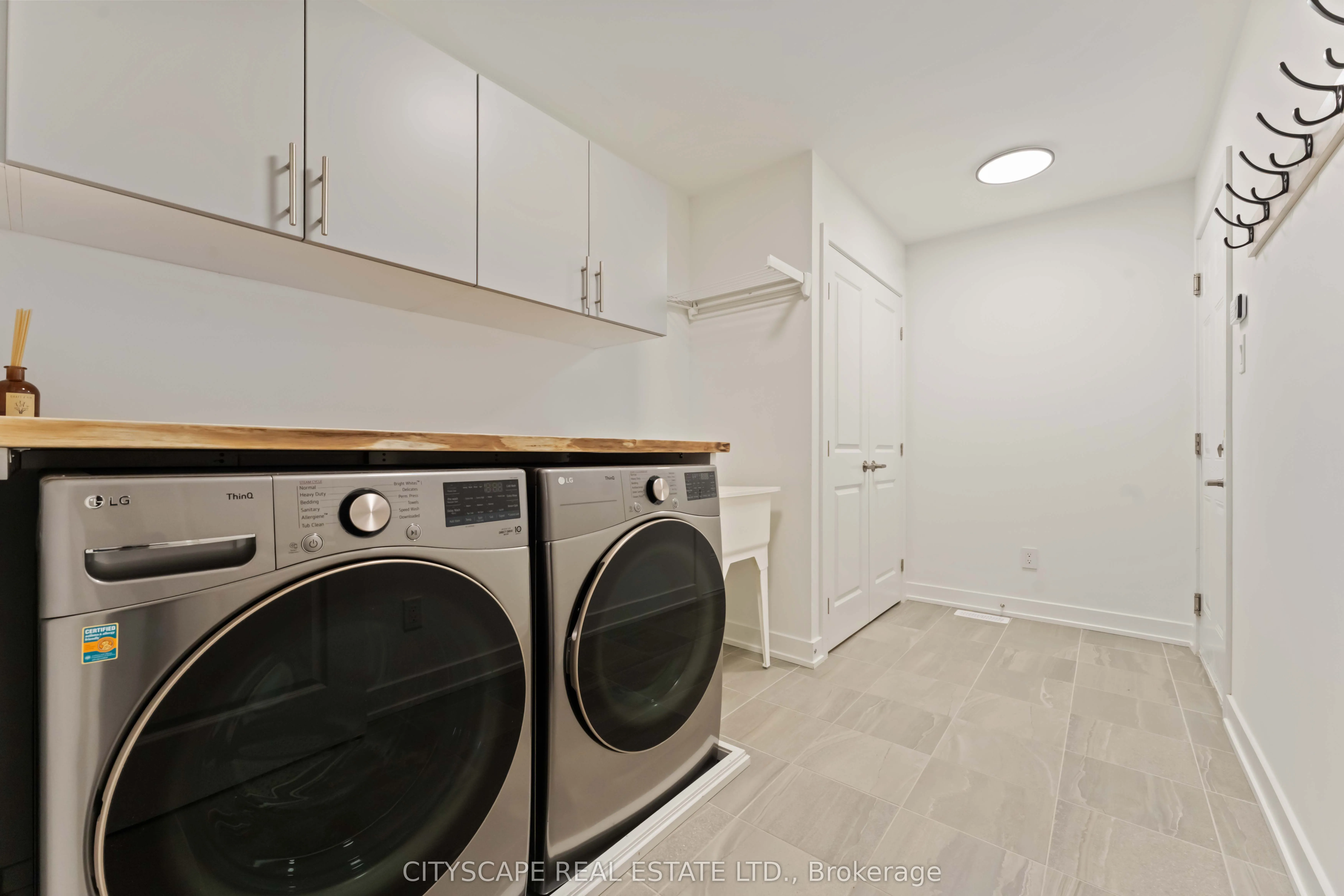 617 Kenabeek Terrace