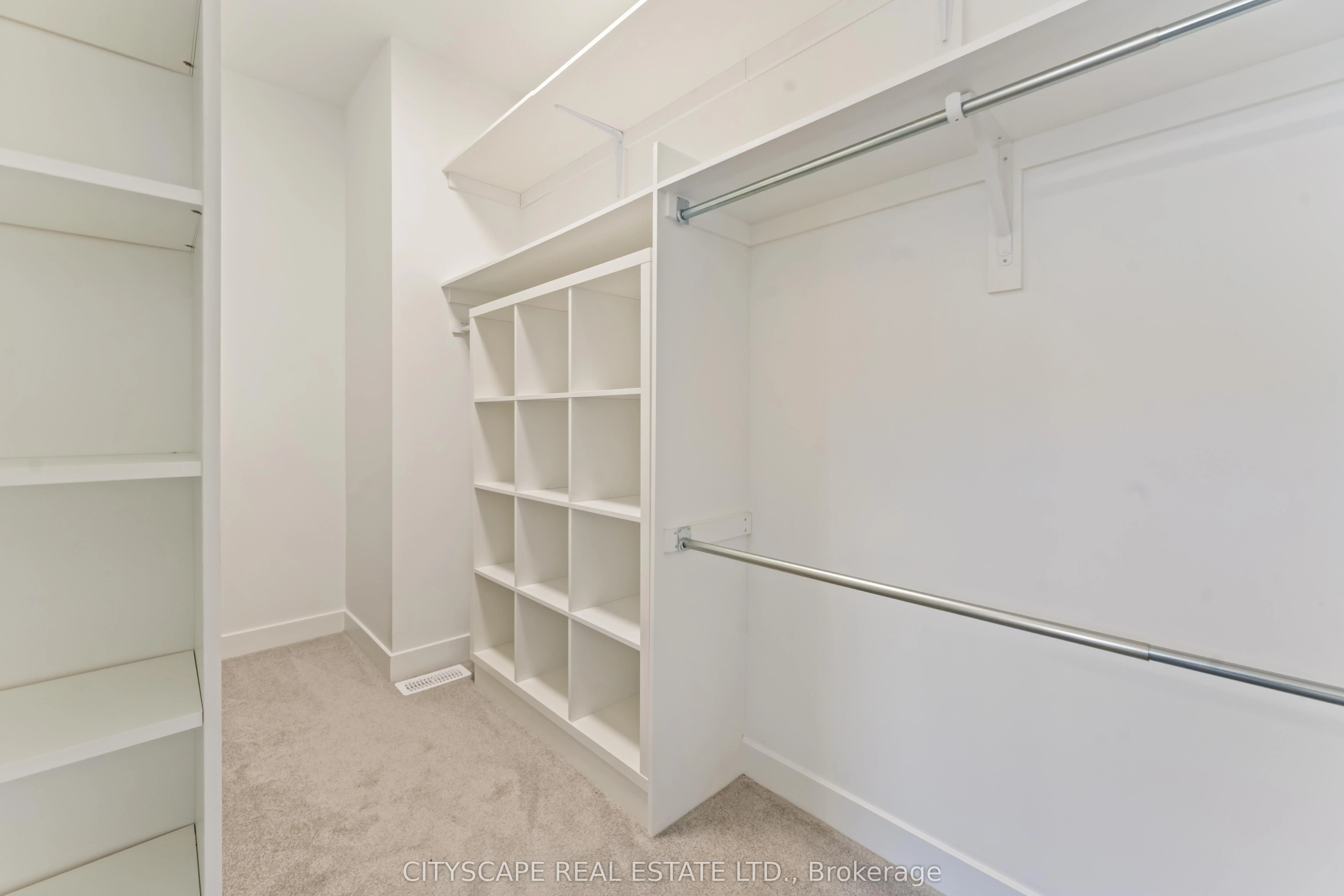 617 Kenabeek Terrace