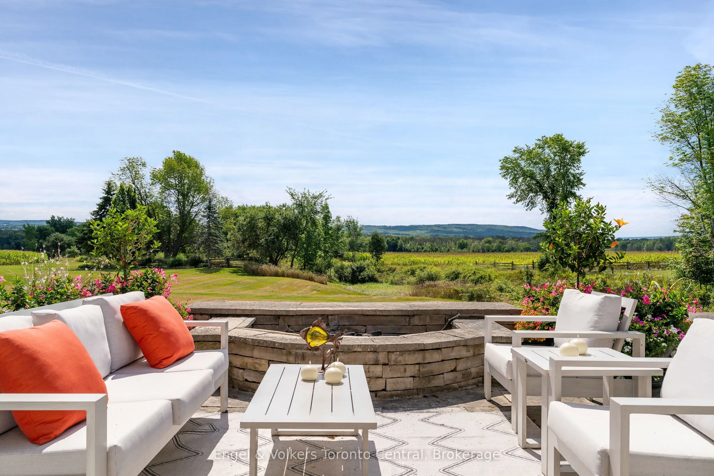 727070 Side Rd 22C Side Road W