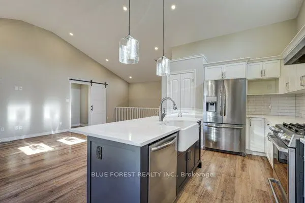 125 Old Field Lane S