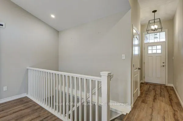 125 Old Field Lane S