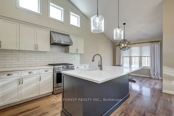 125 Old Field Lane S