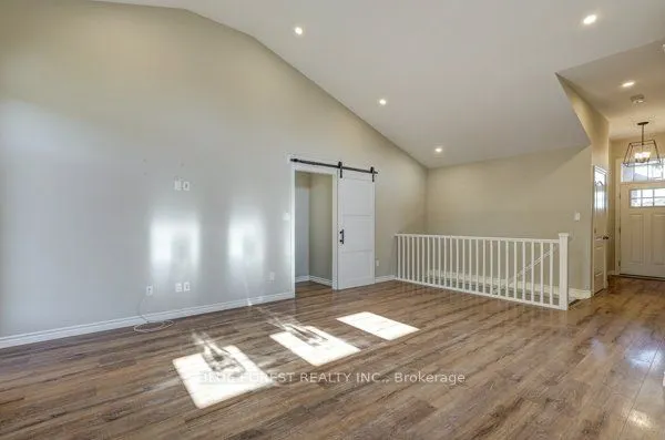 125 Old Field Lane S