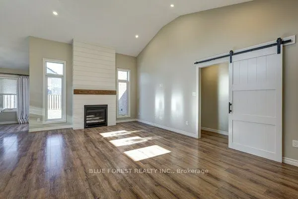 125 Old Field Lane S