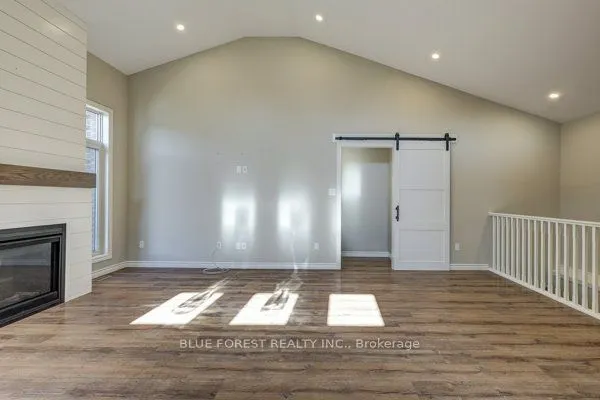 125 Old Field Lane S