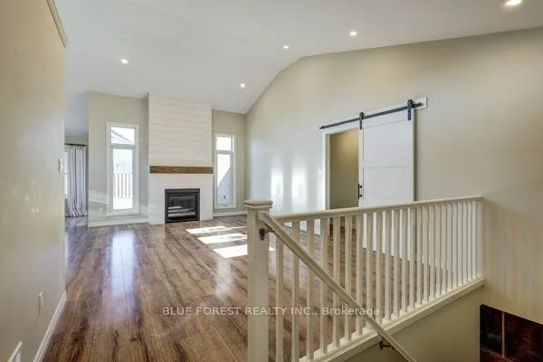 125 Old Field Lane S