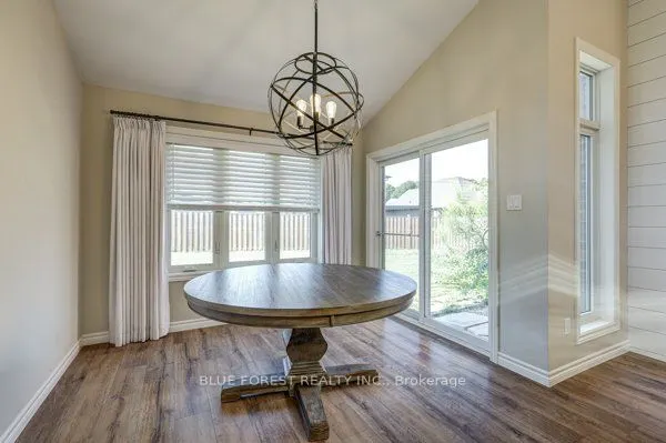 125 Old Field Lane S