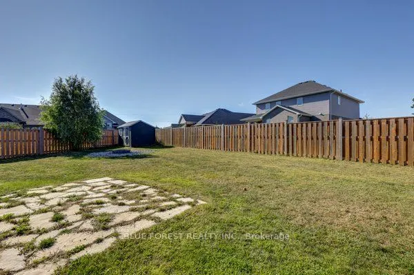 125 Old Field Lane S