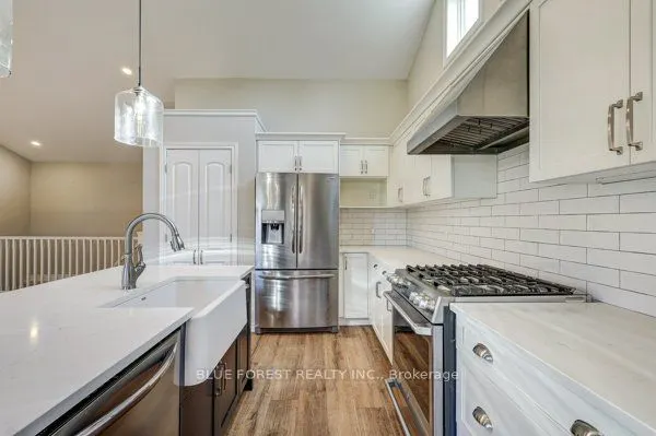 125 Old Field Lane S