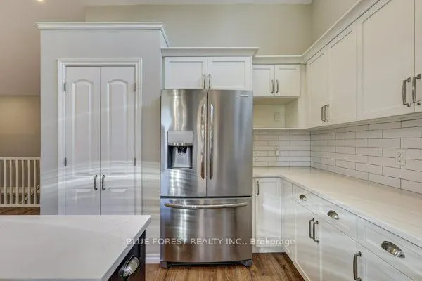 125 Old Field Lane S