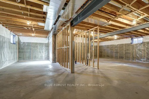 125 Old Field Lane S