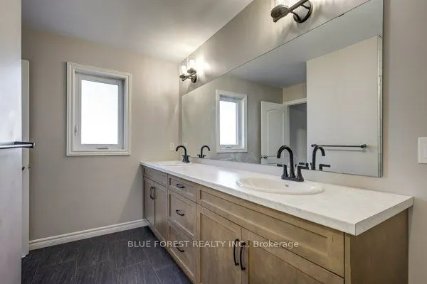 125 Old Field Lane S