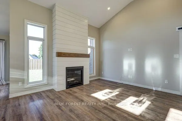 125 Old Field Lane S