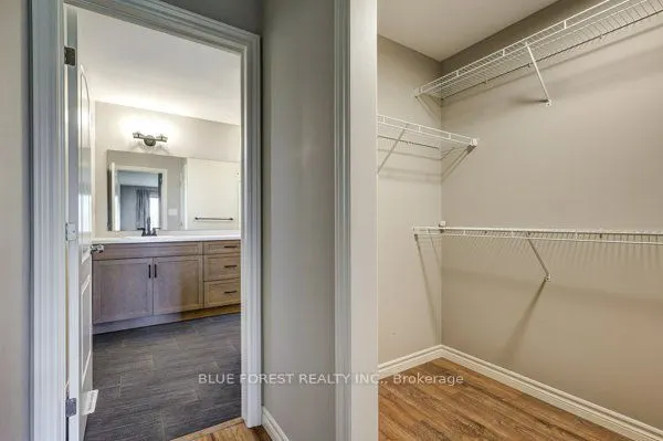 125 Old Field Lane S