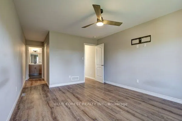 125 Old Field Lane S