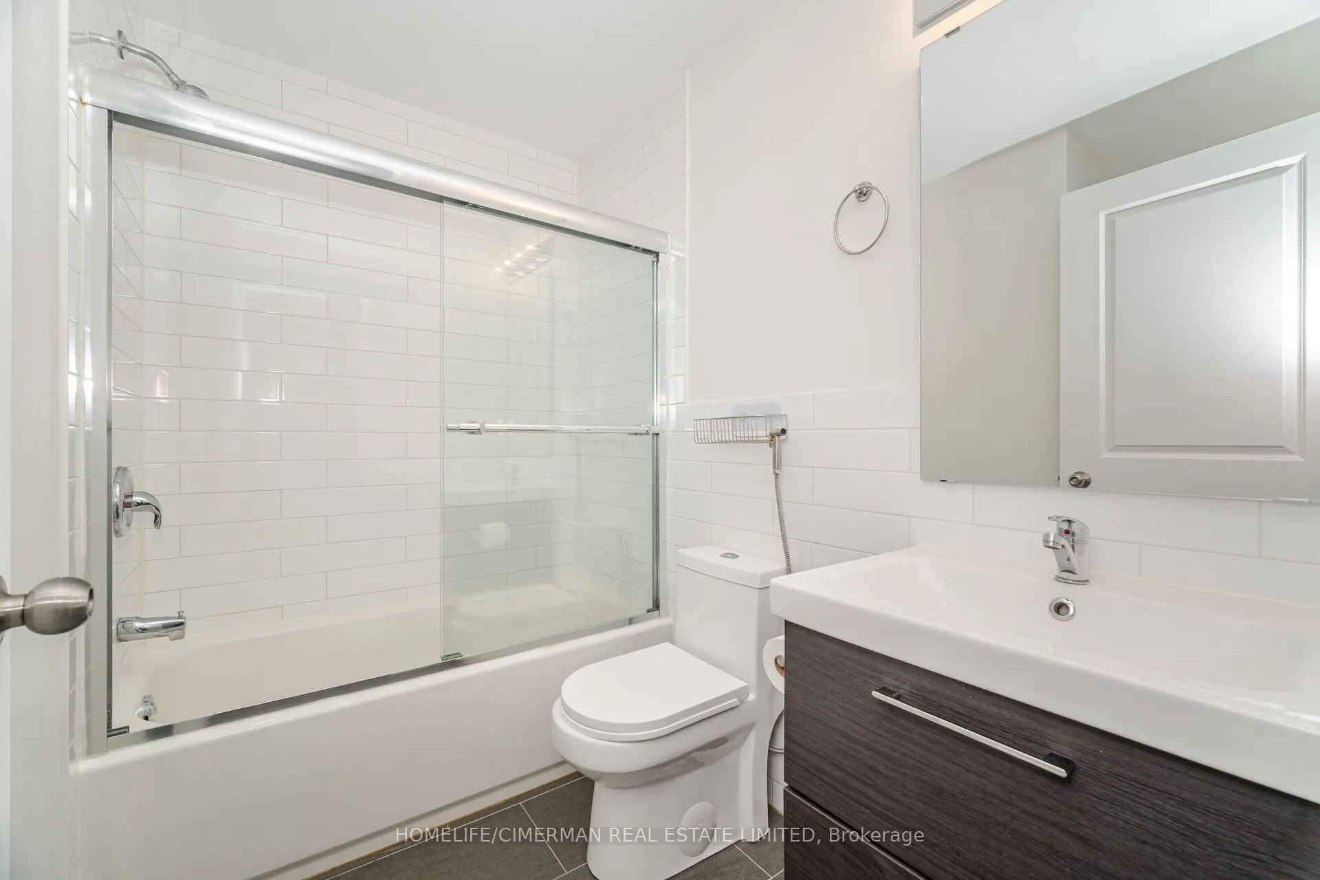 67 West Avenue N, #Unit #2 - Second Floor