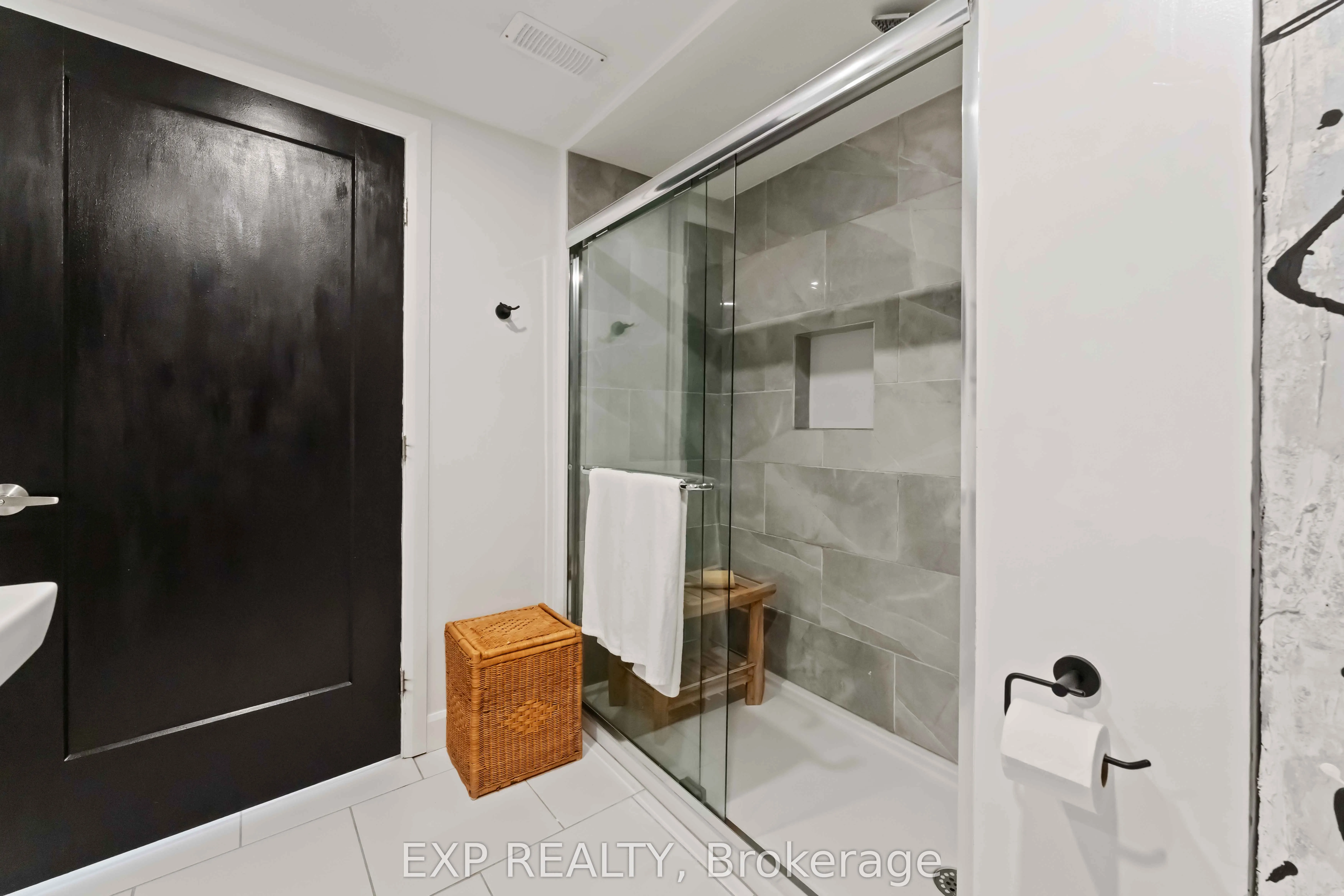 1223 Kitchener Avenue, #B